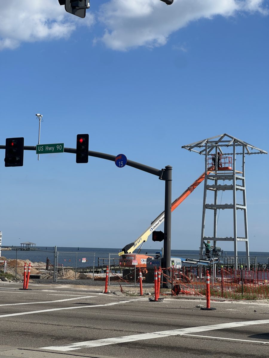 Progress continues on the City’s Gateway Project. Recently, the top of the lighthouse was put in place at the west end of the City’s harbor, marking a major milestone. Photo credit: Toni Miles