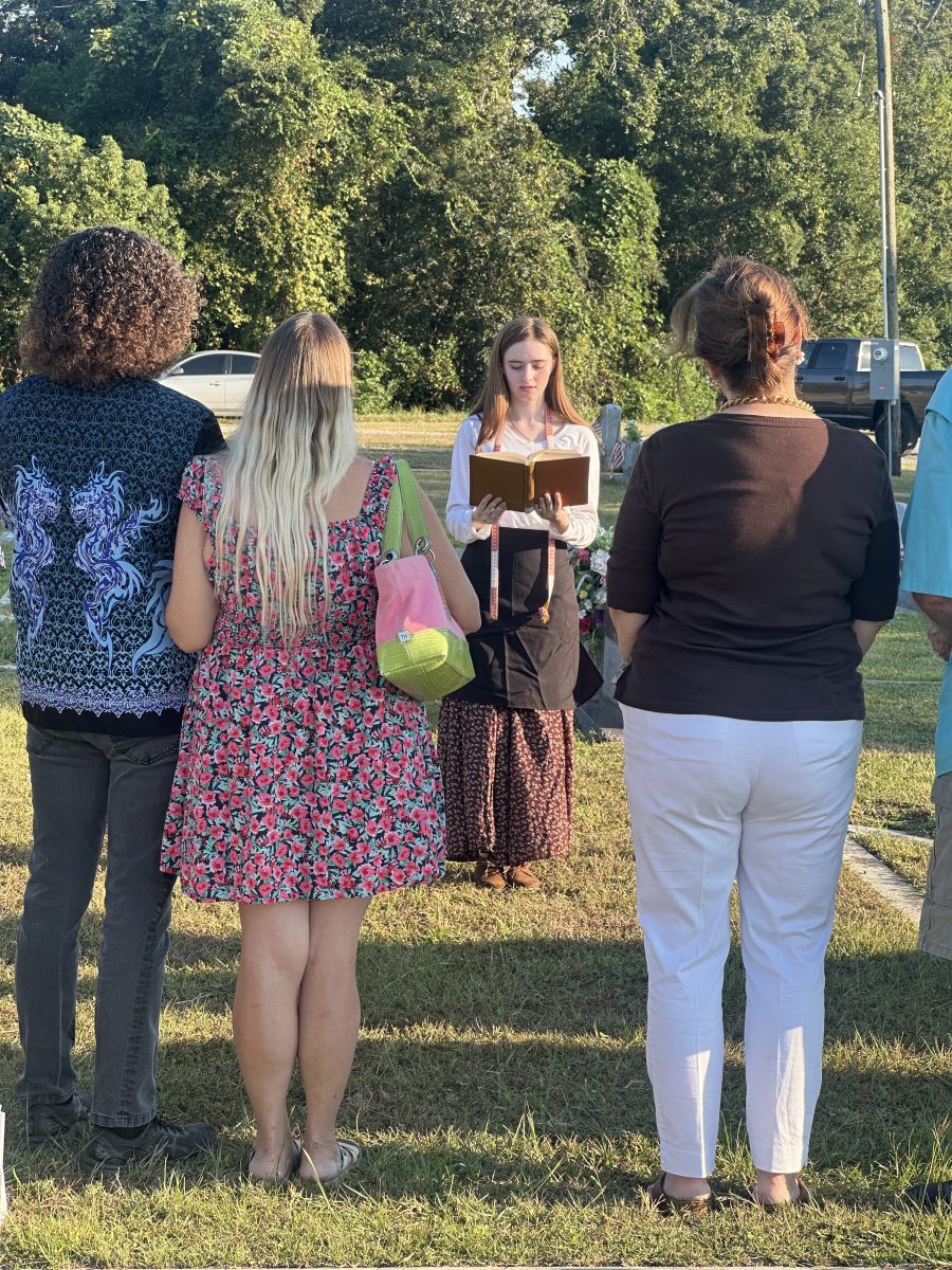 A member of the Long Beach High School theatre group shares the story of a notable character who lived in Long Beach years ago. This was one of several presentations at various gravesites.
