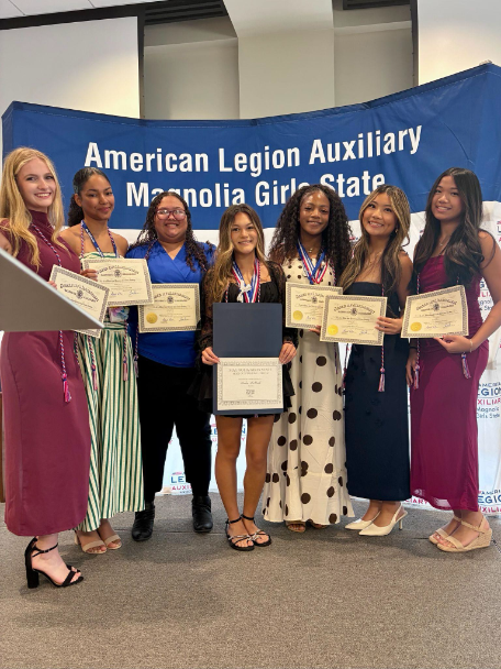 Pictured (l to r) are Stella Huffman, Olivia Ducksworth, Zuriah Engs, Leeka McBride, Madison Jacobs, Jocelyn Nguyen and Madelene Vo.